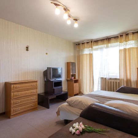 Apartment on 23 Serpnya Kharkiv Bagian luar foto