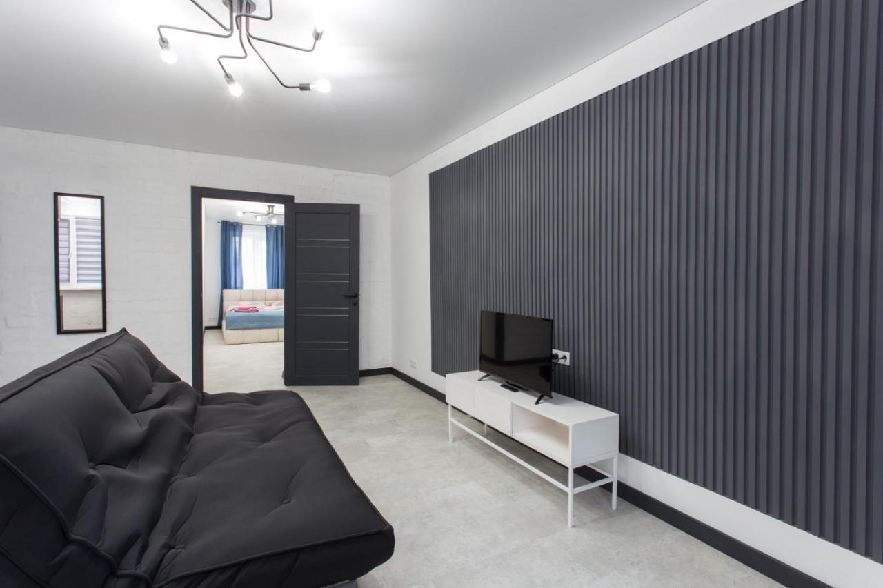 Apartment on 23 Serpnya Kharkiv Bagian luar foto